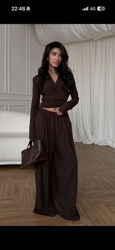 кыргызская национальная одежда: Женский костюм из мягкого трикотажа: кроссовер-топ с длинным рукавом + — 1