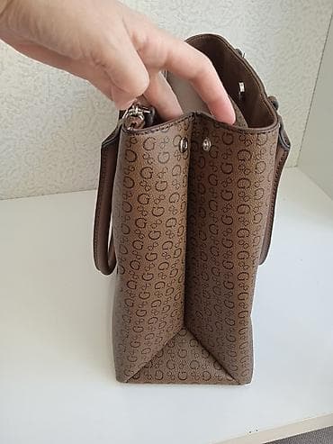 Сумкалар: Сумка Guess, оригинал из Америки. Вместительная, большой размер, много — 5