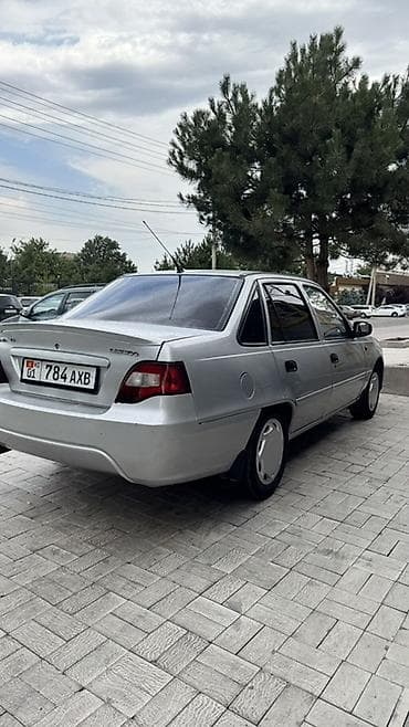 Унаа: Daewoo Nexia: 2010 г., 1.6 л, Кол менен иштөөчү, Бензин, Седан — 2
