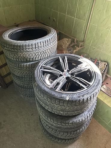 Дөңгөлөктөр монтажда 245 / 40 / R 18, Кыш, Комплект, Жеңил унаалар, Куйма lalafo.kg да Дөңгөлөктөр монтажда 245 / 40 / R 18, Кыш, Комплект, Жеңил унаалар, Куйма