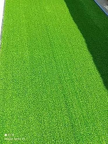Искусственный газон с реалистичным внешним видом, имитирующий