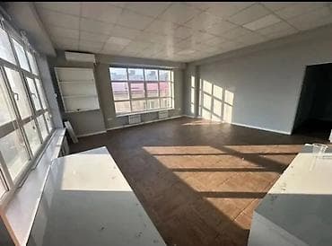 с отдельным входом: Аренда офисов, 37 м², В административном здании, С видом на горы, 1 линия, С отдельным входом — 2