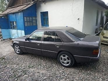 Mercedes-Benz C-Class: 1991 г., 2.3 л, Автомат, Бензин, Седан at lalafo.kg Mercedes-Benz C-Class: 1991 г., 2.3 л, Автомат, Бензин, Седан