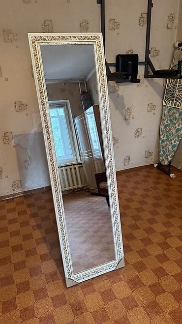 Күзгүлөр: Напольное зеркало в декоративной раме Продаётся большое напольное — 1