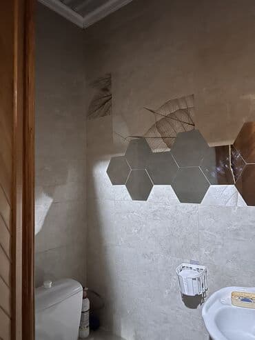 подселен: Сдается отдельная комната, район Восток‑5. Стоимость: 15 000 сом. Для — 5