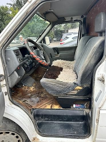 4 4: Volkswagen Transporter: 1991 г., Фургон — 5