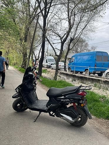 новые мопеды: Тип скутера 150 куб. см, Бензин, Б/у — 4