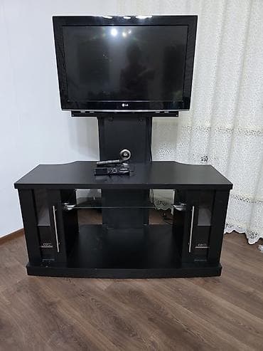короткий низкий: Тумба и подставка для телевизора, Напольная, ЛДСП, цвет - Черный — 1