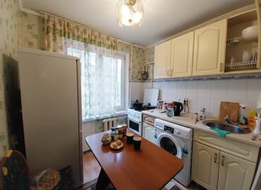 дом вагончик: 1 бөлмө, 32 кв. м, 104-серия, 3 кабат, Дизайнердик ремонт — 1