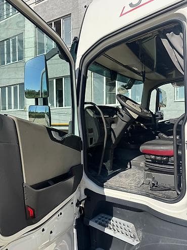 mini refrigerator: Тягач, Volvo, 2019 г., Холодильник, рефрижератор — 4