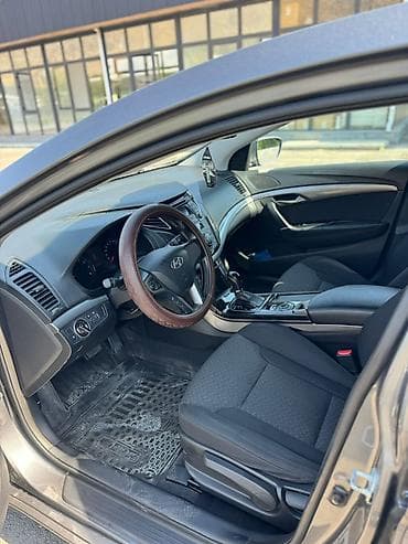 mini v: Hyundai i40: 2016 г., 2 л, Автомат, Газ, Седан — 4