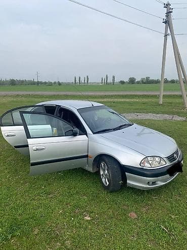 чанган uni v: Toyota Avensis: 2000 г., Механика, Бензин, Седан — 2