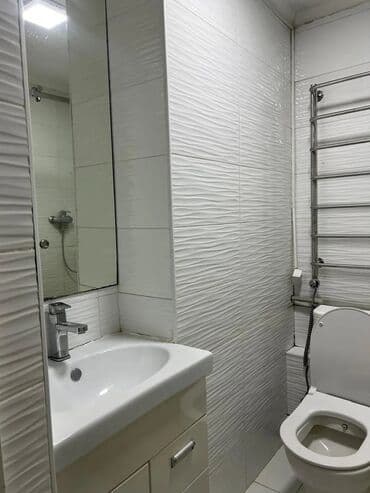 срочно продаётся 1 комнатная квартира в районе ошского рынка по улице кенсуйская: 30 м², С мебелью — 3