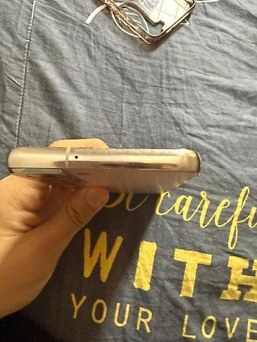 самсунг 22: Samsung Galaxy S22, Б/у, 256 ГБ, цвет - Розовый, 1 SIM, eSIM — 6