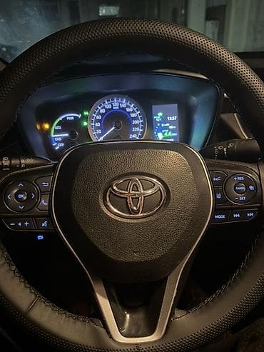 runx alex: Toyota Corolla: 2022 г., 1.8 л, Вариатор, Гибрид, Седан — 9