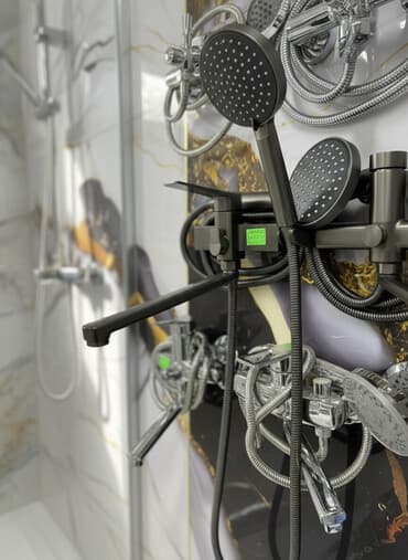 смисители: Смеситель для ванны и душа, Ручной душ, Установка: Наружный монтаж, Материал: Нержавейка, Функции: Без функций — 1