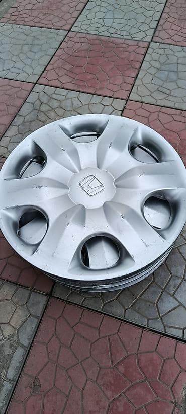 Колпаки R 14, Б/у, Комплект at lalafo.kg Колпаки R 14, Б/у, Комплект