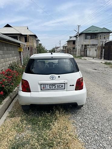 mersedes e class: Toyota Ist: 2004 г., 1.3 л, Автомат, Бензин, Хэтчбэк — 4