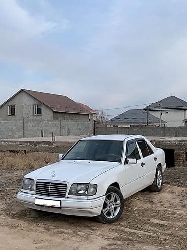лифан салона: Mercedes-Benz W124: 1995 г., Автомат, Бензин, Седан — 4