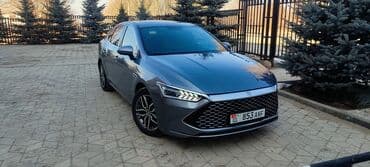 электронные мотоцикл: BYD Qin: 2021 г., Вариатор, Гибрид, Седан — 10