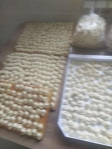 сколько стоит булочка: Полуфабрикат : пельмен 450сом вареники 300сом картошка — 5