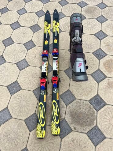 Продаю детские лыжы с ботинками производство Франция.Размер ботинки