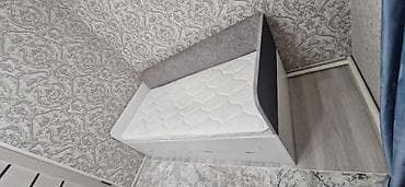 Диван-кровать с боковой спинкой и выдвижными ящиками - Компактная