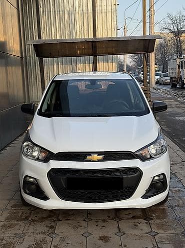 Chevrolet Spark: 2017 г., 1 л, Вариатор, Бензин, Хэтчбэк