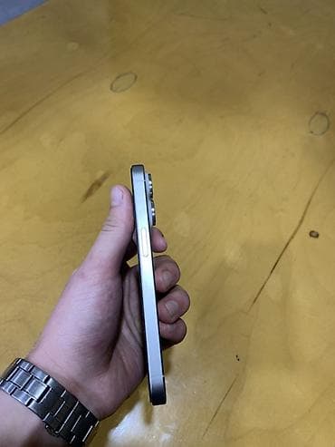 macbook m3: IPhone 15 Pro, Б/у, 512 ГБ, Серебристый, 84 % — 6