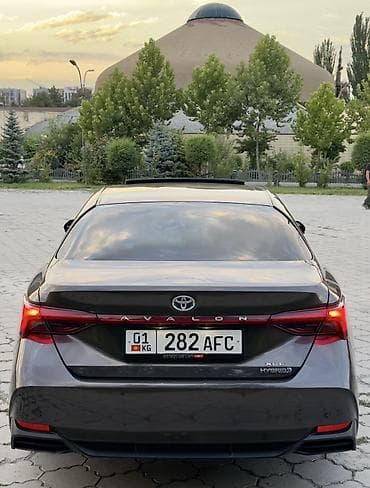 продаю авалон: Toyota Avalon: 2019 г., 2.5 л, Вариатор, Гибрид, Седан — 6