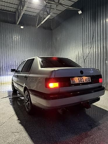 продаю кант: Volkswagen Vento: 1993 г., 1.8 л, Механика, Бензин, Седан — 2