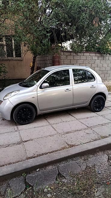 mazda cronos: Nissan March: 2002 г., 1.3 л, Автомат, Бензин, Лифтбек — 2