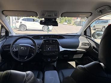 hundai porter: Toyota Prius: 2020 г., 1.8 л, Вариатор, Гибрид, Лифтбек — 9