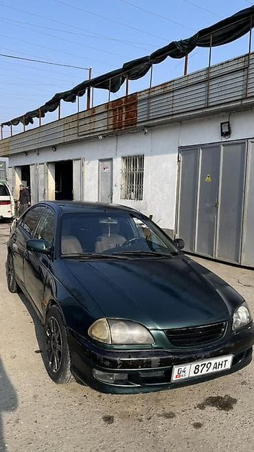 решотка радиатора форд фокус 2: Седан темно‑зеленого цвета. Кузов 4‑дверный, обвес с передним — 3