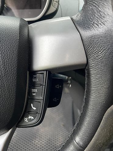 chevrolet tracker ltz: Chevrolet Spark: 2015 г., 1 л, Вариатор, Бензин, Хэтчбэк — 4