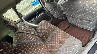supra машина: Компактный 5‑дверный хэтчбек золотистого цвета. Основные — 6
