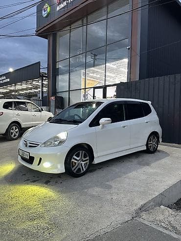 infinity fx35: Honda Fit: 2004 г., 1.5 л, Автомат, Бензин, Хэтчбэк — 4