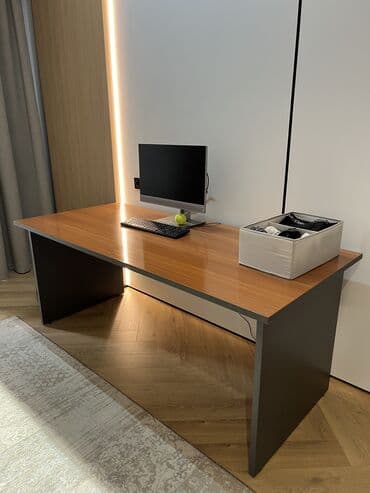 мебель в офис: Офисный стол, Б/у, Нерегулируемый, цвет - Коричневый, Прямоугольный, ЛДСП, Самовывоз — 1