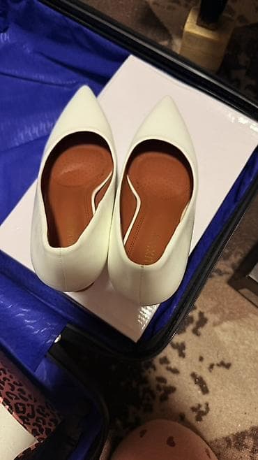 зонт трость: Туфли, 39, Amina Muaddi, Новый, цвет - Белый — 2