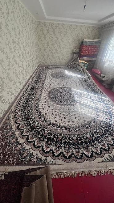 квартира нужен: Ковер с восточным орнаментом, крупный размер. - Форма: прямоугольный — 1