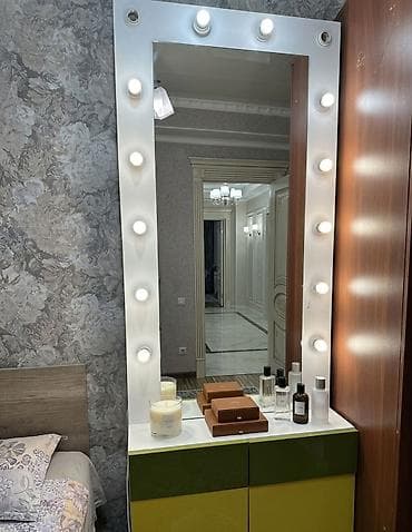 шкаф с зеркалой: Гримерное зеркало с подсветкой + модульный шкаф/комод + шкаф — 1