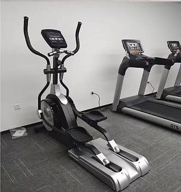 Спортивные сумки: Эллиптический тренажер коммерческого класса EM9100 - Тип — 1