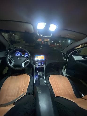 Hyundai Sonata: 2012 г., Автомат, Бензин, Седан — 5
