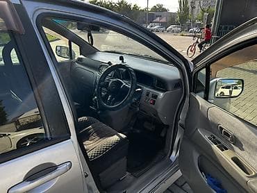 Nissan Liberty: 1999 г., 2 л, Автомат, Газ, Минивэн — 4