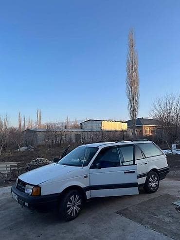 раф читири: Продаётся универсал белого цвета. Кузов — 5‑дверный, с рейлингами на — 4