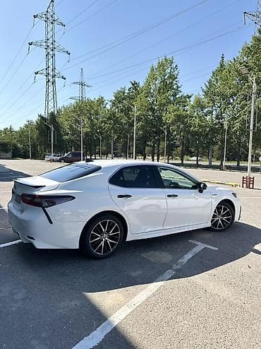 Toyota Camry: 2021 г., 2.5 л, Вариатор, Гибрид, Седан — 3