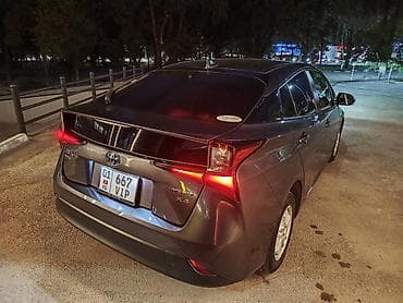 8: Toyota Prius: 2019 г., 1.8 л, Вариатор, Гибрид, Лифтбек — 5