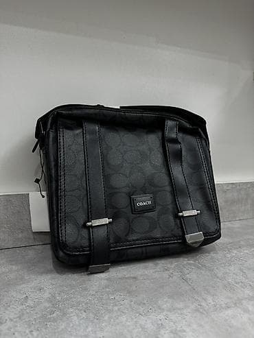 Сумка COACH через плечо (messenger), черная, с фирменным монограммным