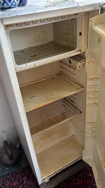 Холодильник сатылат Срочно Квартираны бошотуш керек Релеси куйуп