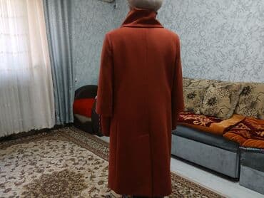 плащ дождовик: Женское пальто миди в насыщенном терракотовом цвете. - Прямой силуэт — 1